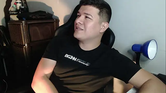 Snapshot of Plug_Control chatting on 01-14-26, 12:16 Plug Control online show from 01-14-26, 12:16