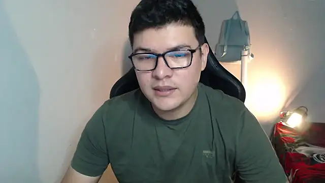 Snapshot of Plug_Control chatting on 02-19-26, 08:38 Plug Control online show from 02-19-26, 08:38