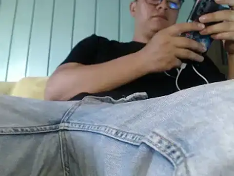 Snapshot of Plug_Control chatting on 03-27-26, 08:52 Plug Control online show from 03-27-26, 08:52