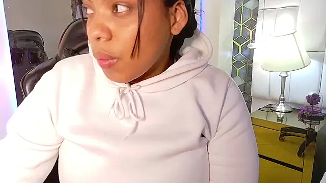 lia mariana online show from 10-25-25, 01:18