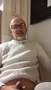 Snapshot of MadProfessor chatting on 12-18-25, 06:41 MadProfessor online show from 12-18-25, 06:41