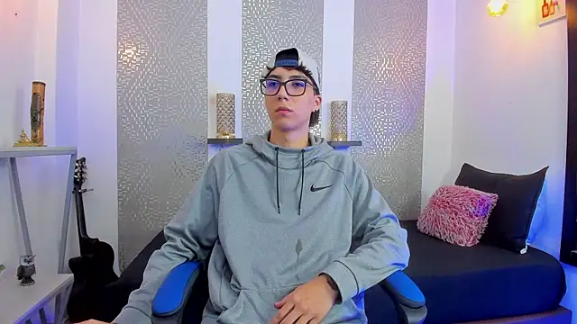 Nikolay Gregori online show from 02-21-25, 04:07