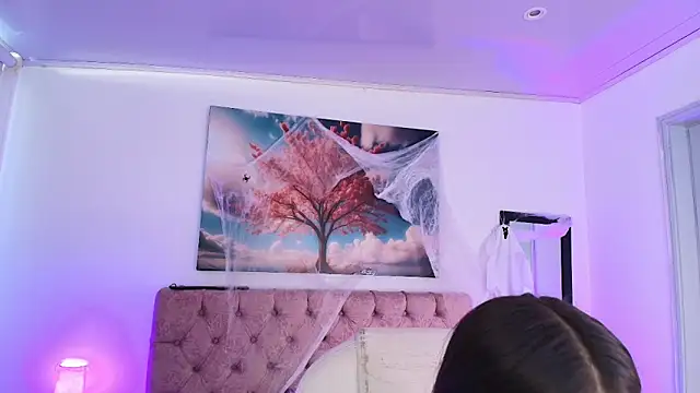 Julianaa Castro  online show from 11-01-25, 11:45