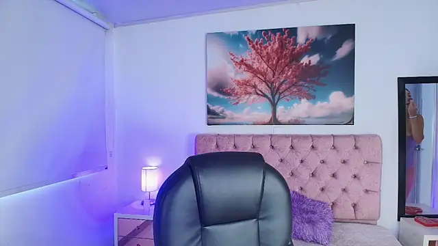 Julianaa Castro  online show from 03-31-26, 11:43