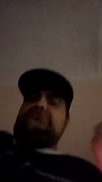 Miguel16i online show from 10-25-25, 03:58