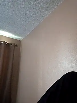 Miguel16i online show from 10-28-25, 04:31