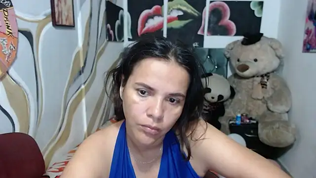 Snapshot of manzanahot9 chatting on 02-19-26, 02:13 manzanahot9 online show from 02-19-26, 02:13