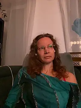 AnnikaRose online show from 11-11-25, 06:46