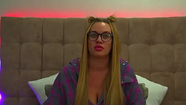 MariaNeumann online show from 01-29-25, 12:13