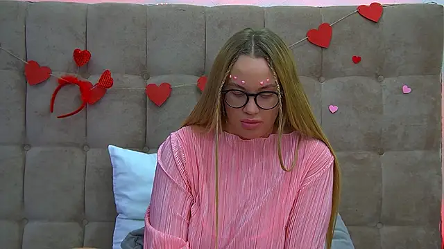 MariaNeumann online show from 02-15-25, 01:10