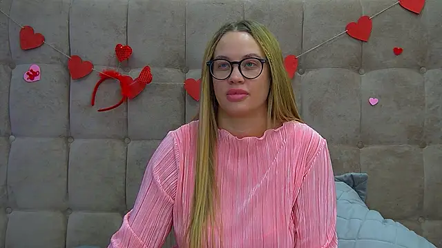 MariaNeumann online show from 02-15-25, 05:09