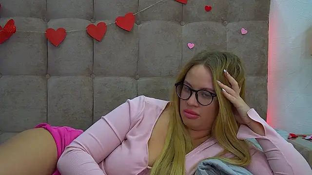 MariaNeumann online show from 02-15-25, 09:48