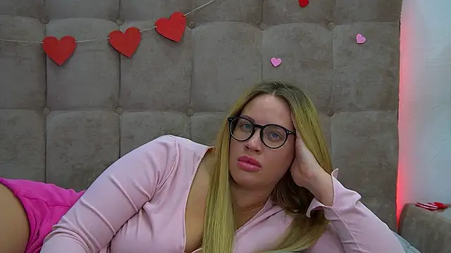 MariaNeumann online show from 02-16-25, 04:09