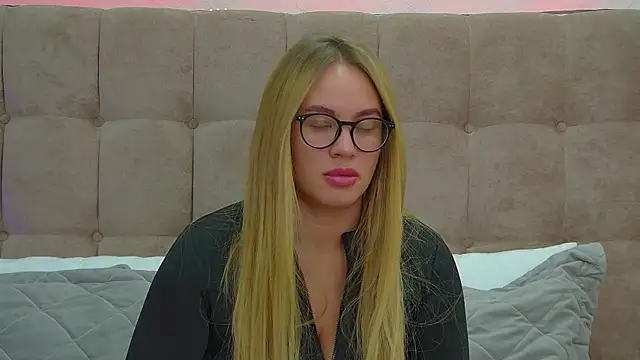 MariaNeumann online show from 02-28-25, 06:20