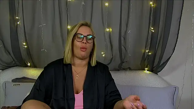 MariaNeumann online show from 11-09-25, 06:39