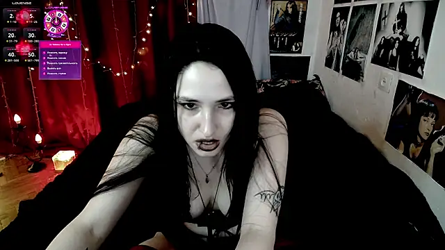Snapshot of Tricky_Vicky666 chatting on 04-10-26, 12:49 Tricky Vicky666 online show from 04-10-26, 12:49