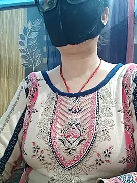 Aishwaryaa 69 online show from 03-18-26, 11:02