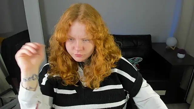 Snapshot of Cassie_xKiss chatting on 06-19-26, 08:23 Cassie xKiss online show from 06-19-26, 08:23