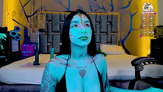 Leiaa  online show from 12-28-24, 04:19