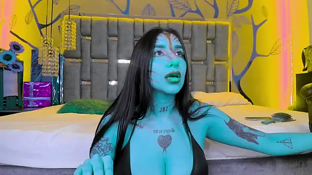 Leiaa  online show from 12-28-24, 10:25