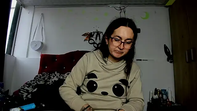 Sweet-Suck69 online show from 01-05-25, 10:19