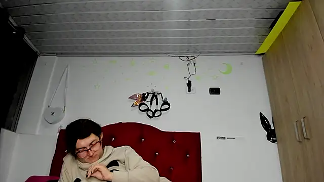 Sweet-Suck69 online show from 01-06-25, 04:26