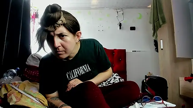 Sweet-Suck69 online show from 03-18-25, 04:59