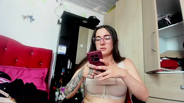 Sweet-Suck69 online show from 09-22-25, 06:32