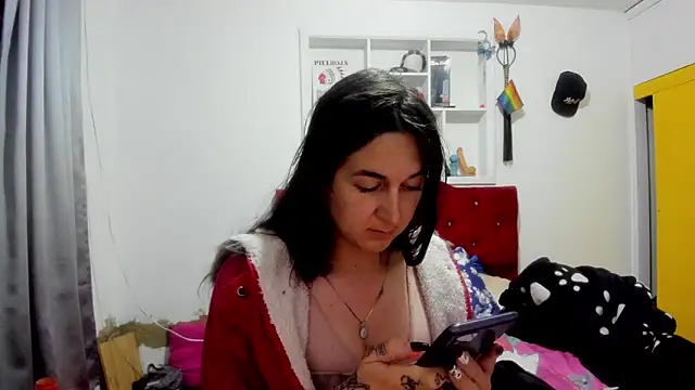 Sweet-Suck69 online show from 04-21-26, 01:07