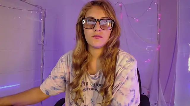 Giia paiige18 online show from 11-12-25, 01:22