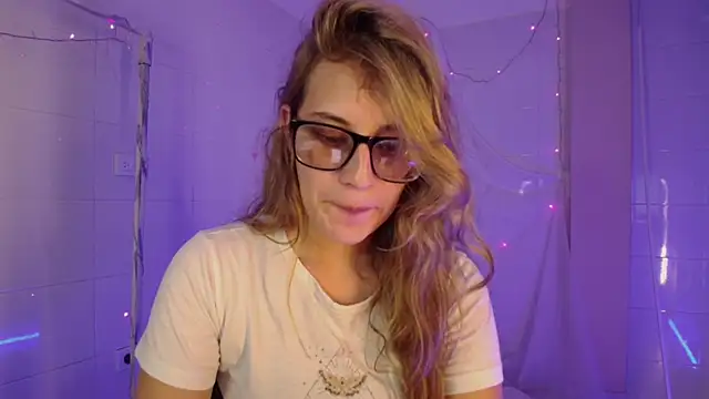 Giia paiige18 online show from 12-22-25, 11:57