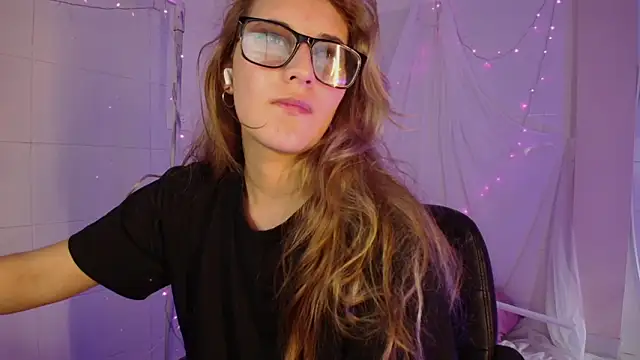 Giia paiige18 online show from 02-16-26, 07:21