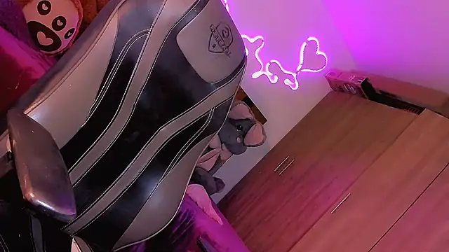 Snapshot of Vianca_Chanel chatting on 12-18-24, 08:20 Vianca Chanel online show from 12-18-24, 08:20