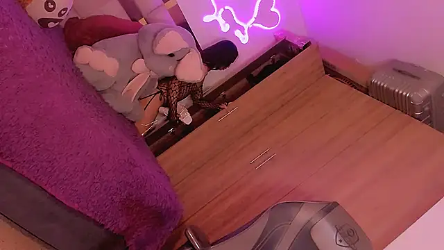 Snapshot of Vianca_Chanel chatting on 12-28-24, 01:50 Vianca Chanel online show from 12-28-24, 01:50