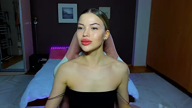 EmmyMills online show from 02-23-25, 10:20