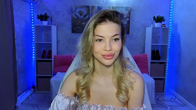 Snapshot of EmmyMills chatting on 02-11-26, 09:09 EmmyMills online show from 02-11-26, 09:09