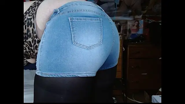 Snapshot of cosmicjones chatting on 01-06-26, 07:50 cosmicjones online show from 01-06-26, 07:50