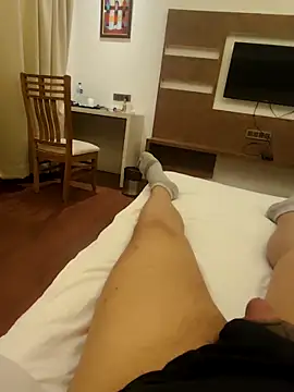 Hunk-Hand6 online show from 12-20-25, 12:12