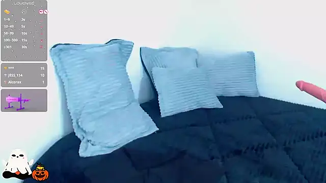 SharonR1 online show from 10-20-25, 03:07