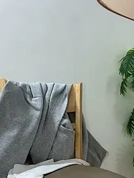 Lami Mi online show from 09-27-25, 06:18