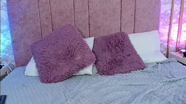 Snapshot of its_liam18 chatting on 01-11-25, 11:56 its liam18 online show from 01-11-25, 11:56