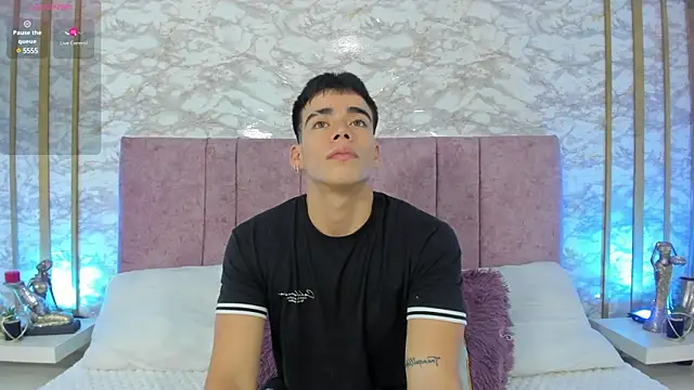 Snapshot of its_liam18 chatting on 03-15-25, 09:05 its liam18 online show from 03-15-25, 09:05