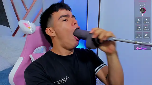 Snapshot of its_liam18 chatting on 10-11-25, 11:58 its liam18 online show from 10-11-25, 11:58