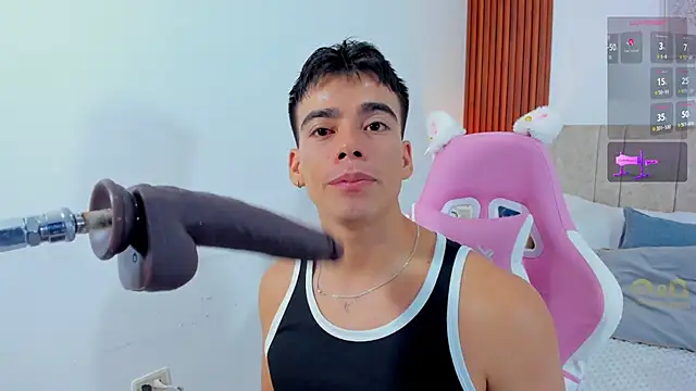 Snapshot of its_liam18 chatting on 10-26-25, 01:33 its liam18 online show from 10-26-25, 01:33