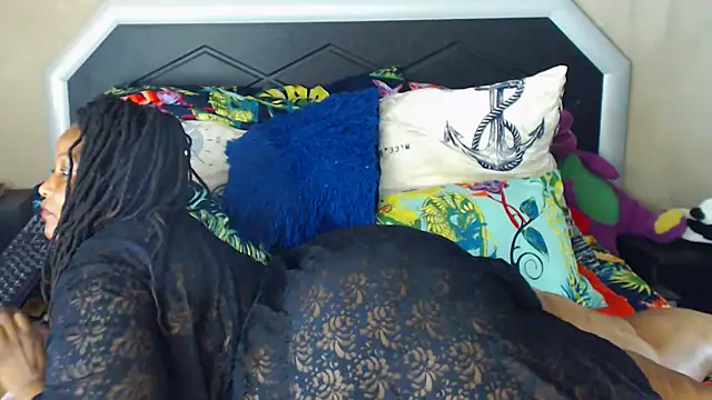 Snapshot of Bulkyyass chatting on 10-26-25, 12:27 Bulkyyass online show from 10-26-25, 12:27