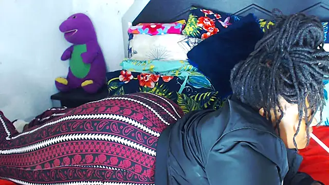 Snapshot of Bulkyyass chatting on 02-25-26, 01:04 Bulkyyass online show from 02-25-26, 01:04