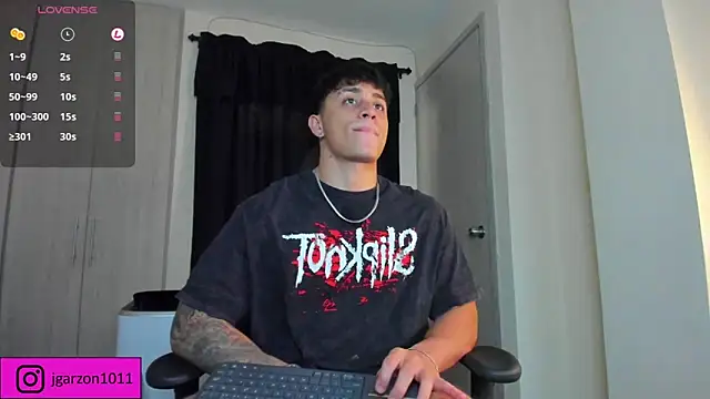 Snapshot of _joansoto chatting on 12-18-24, 02:28 joansoto online show from 12-18-24, 02:28