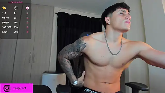 Snapshot of _joansoto chatting on 03-21-25, 01:12 joansoto online show from 03-21-25, 01:12