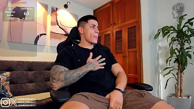 Snapshot of _joansoto chatting on 12-18-25, 02:56 joansoto online show from 12-18-25, 02:56