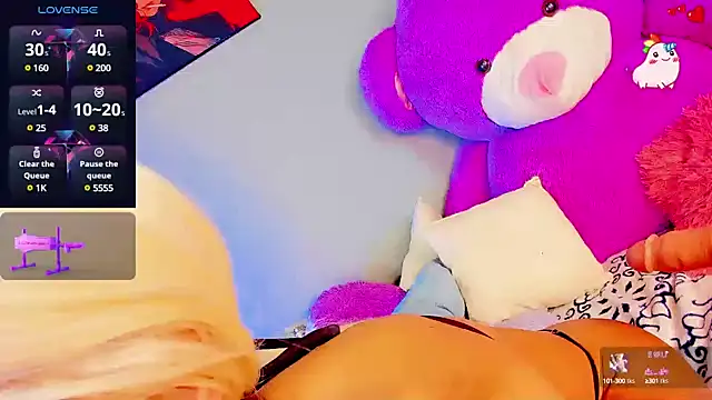 Snapshot of Alexa_Chanell_Oficial chatting on 01-30-25, 10:30 Alexa Chanell Oficial online show from 01-30-25, 10:30
